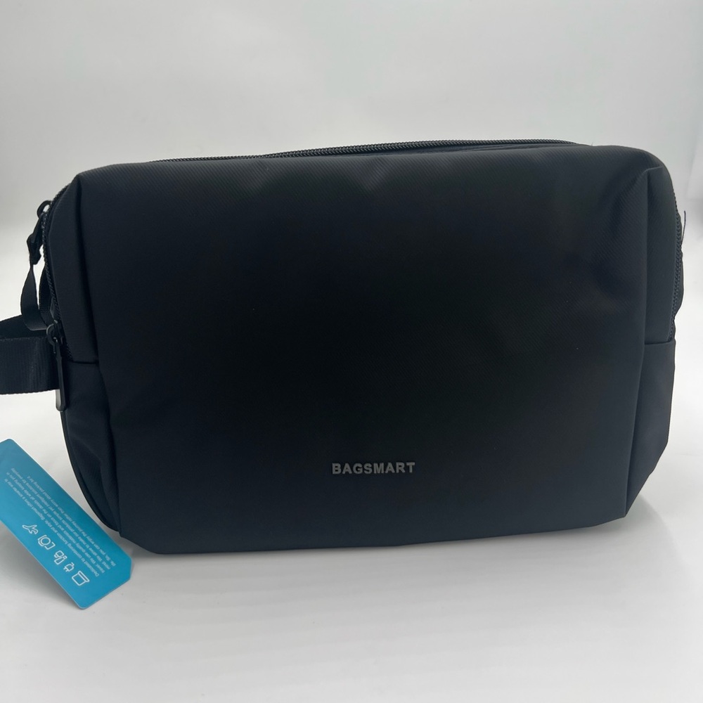 New Bagsmart‎ large size toiletries bag. 11.8X7X5.9. Water resistant storage